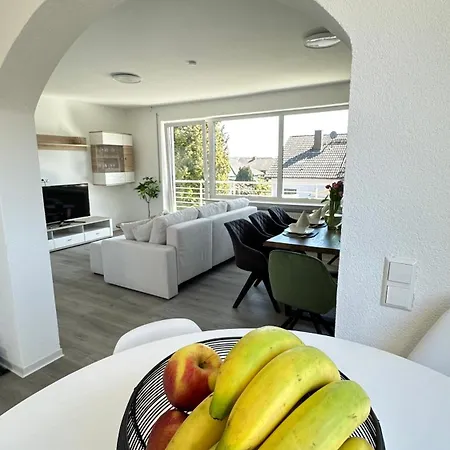 10 Min Von Legoland Entfernter Familienhaus, Sonnige Familienfreundliche, Grosse 100m2, 3 Zimmerwohnung, Whirlpool Im Garten, Netflix, Wlan, Fuers Erste Fruehstueck Gefuellter Kuehlschrank, Wunderschoener Balkon, Privater Parkplatz My Luxury Günzburg
