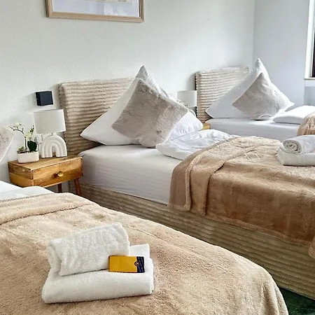 Lejlighed 10 Min Von Legoland Entfernter Familienhaus, Sonnige Familienfreundliche, Grosse 100m2, 3 Zimmerwohnung, Whirlpool Im Garten, Netflix, Wlan, Fuers Erste Fruehstueck Gefuellter Kuehlschrank, Wunderschoener Balkon, Privater Parkplatz My Luxury Günzburg