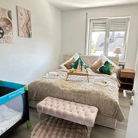 10 Min Von Legoland Entfernter Familienhaus, Sonnige Familienfreundliche, Grosse 100m2, 3 Zimmerwohnung, Whirlpool Im Garten, Netflix, Wlan, Fuers Erste Fruehstueck Gefuellter Kuehlschrank, Wunderschoener Balkon, Privater Parkplatz My Luxury * Günzburg