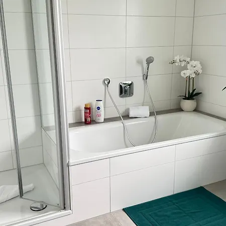 10 Min Von Legoland Entfernter Familienhaus, Sonnige Familienfreundliche, Grosse 100m2, 3 Zimmerwohnung, Whirlpool Im Garten, Netflix, Wlan, Fuers Erste Fruehstueck Gefuellter Kuehlschrank, Wunderschoener Balkon, Privater Parkplatz My Luxury