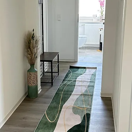 10 Min Von Legoland Entfernter Familienhaus, Sonnige Familienfreundliche, Grosse 100m2, 3 Zimmerwohnung, Whirlpool Im Garten, Netflix, Wlan, Fuers Erste Fruehstueck Gefuellter Kuehlschrank, Wunderschoener Balkon, Privater Parkplatz My Luxury Günzburg
