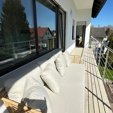 Lejlighed 10 Min Von Legoland Entfernter Familienhaus, Sonnige Familienfreundliche, Grosse 100m2, 3 Zimmerwohnung, Whirlpool Im Garten, Netflix, Wlan, Fuers Erste Fruehstueck Gefuellter Kuehlschrank, Wunderschoener Balkon, Privater Parkplatz My Luxury