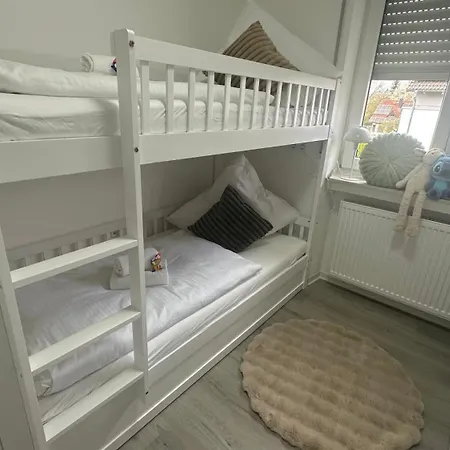 10 Min Von Legoland Entfernter Familienhaus, Sonnige Familienfreundliche, Grosse 100m2, 3 Zimmerwohnung, Whirlpool Im Garten, Netflix, Wlan, Fuers Erste Fruehstueck Gefuellter Kuehlschrank, Wunderschoener Balkon, Privater Parkplatz My Luxury Lejlighed Günzburg