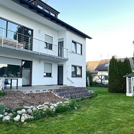 10 Min Von Legoland Entfernter Familienhaus, Sonnige Familienfreundliche, Grosse 100m2, 3 Zimmerwohnung, Whirlpool Im Garten, Netflix, Wlan, Fuers Erste Fruehstueck Gefuellter Kuehlschrank, Wunderschoener Balkon, Privater Parkplatz My Luxury * Günzburg