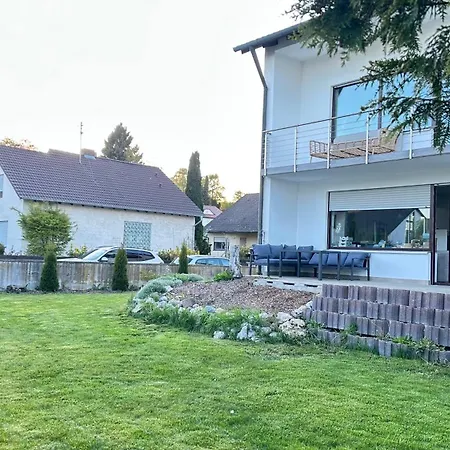 10 Min Von Legoland Entfernter Familienhaus, Sonnige Familienfreundliche, Grosse 100m2, 3 Zimmerwohnung, Whirlpool Im Garten, Netflix, Wlan, Fuers Erste Fruehstueck Gefuellter Kuehlschrank, Wunderschoener Balkon, Privater Parkplatz My Luxury Lägenhet